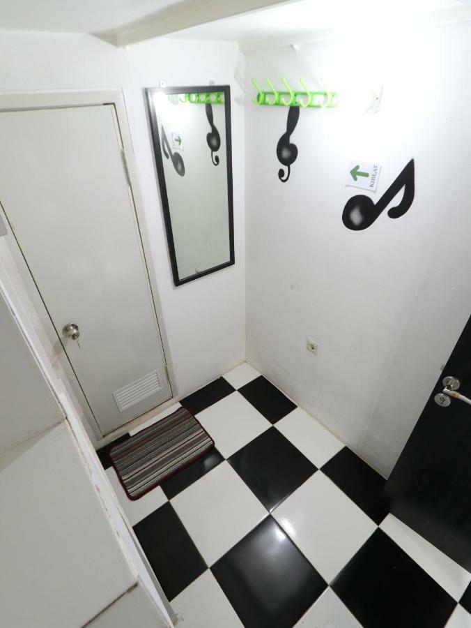 מלון ג'קרטה Kamar Keluarga Duri Kosambi מראה חיצוני תמונה